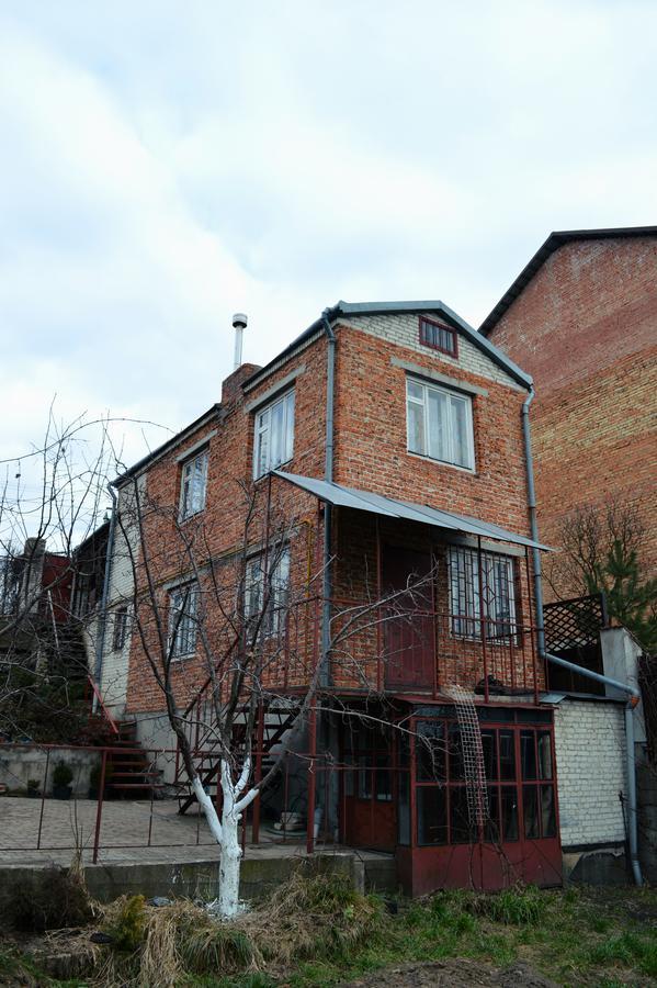 "Arttrakt" Hotel Lviv Exterior photo